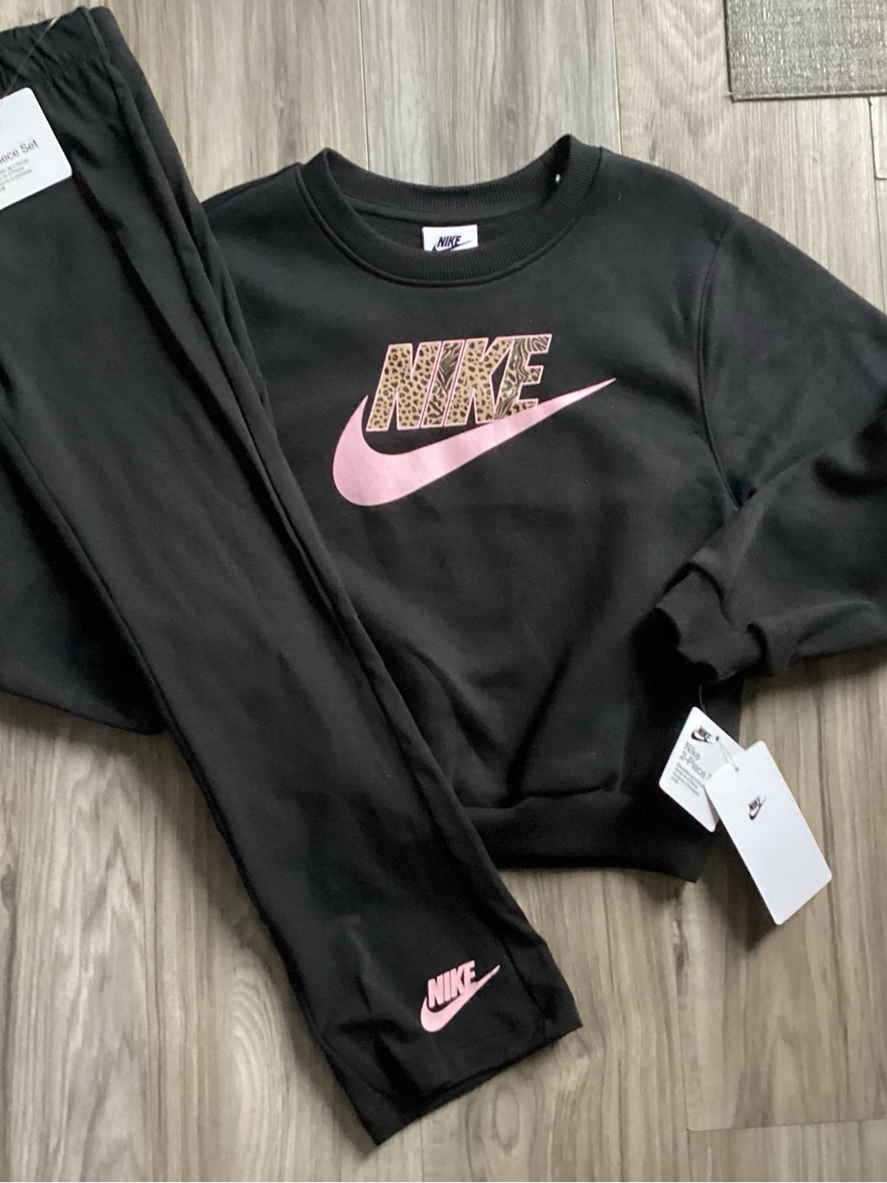 Nike crewneck & flare leggings set size 6X(NWT) ~PRICE IS FIRM, NO OFFERS~